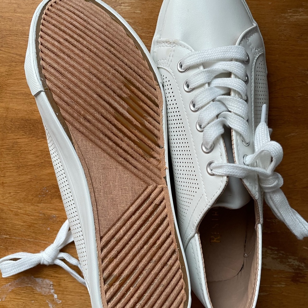 Brand new white sneakers - Picture 4 of 7
